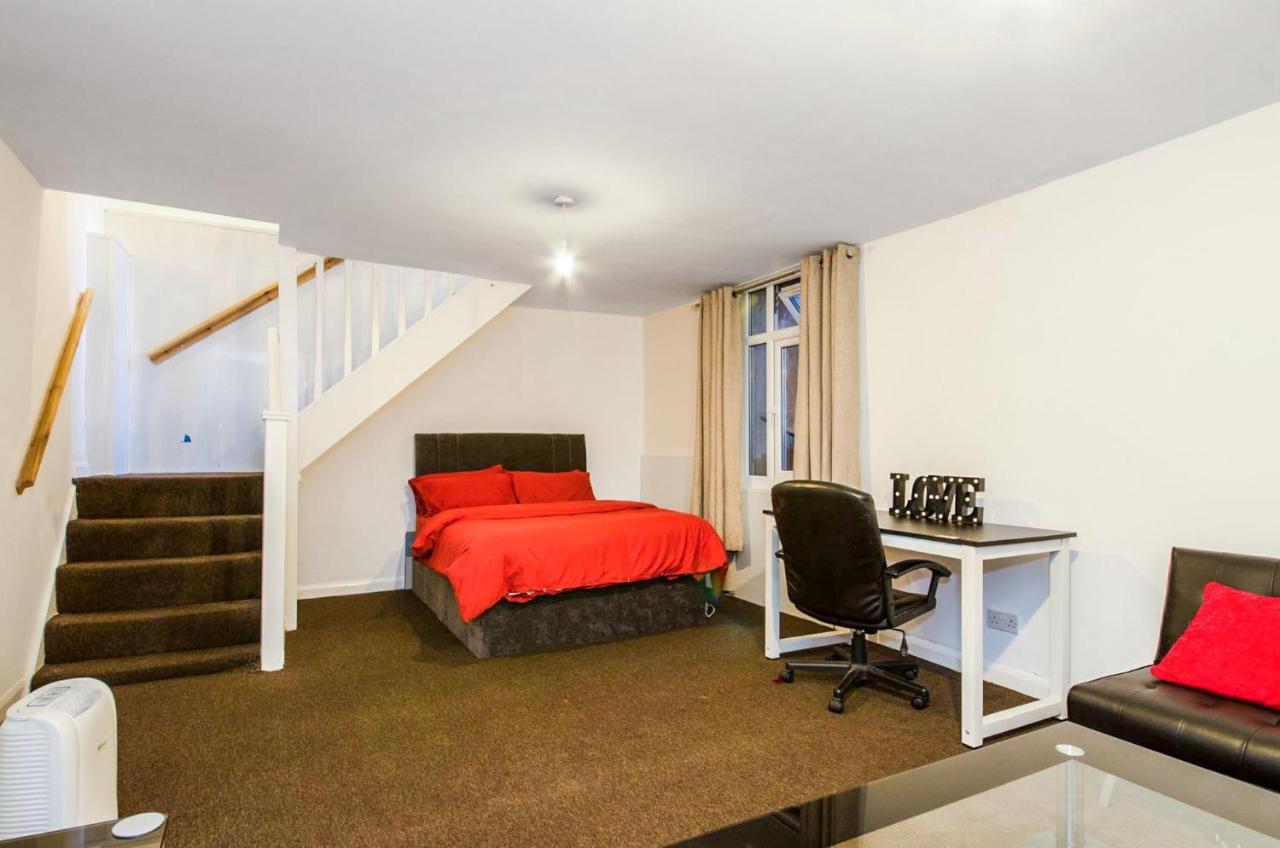 Spacious Studio Flat- Watford Junction & Harry Potter World Eksteriør billede